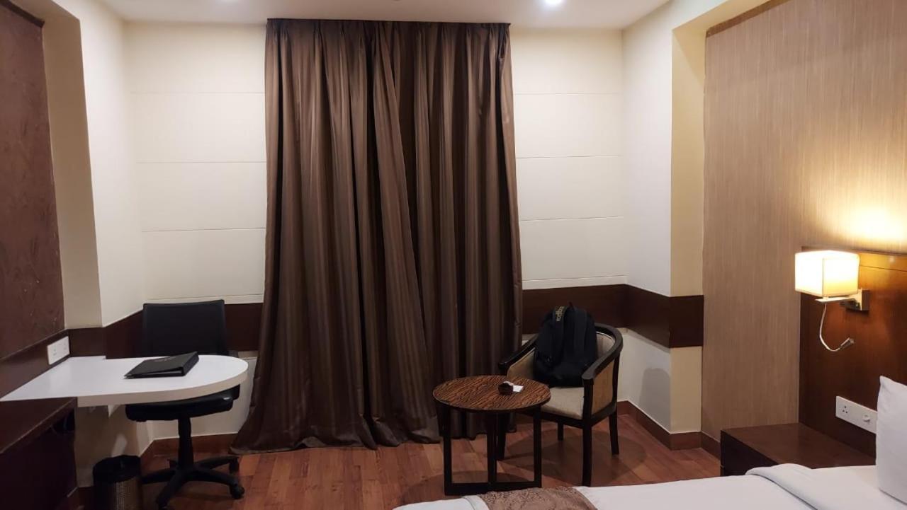 Hotel Casaya Inn Chinhat 외부 사진