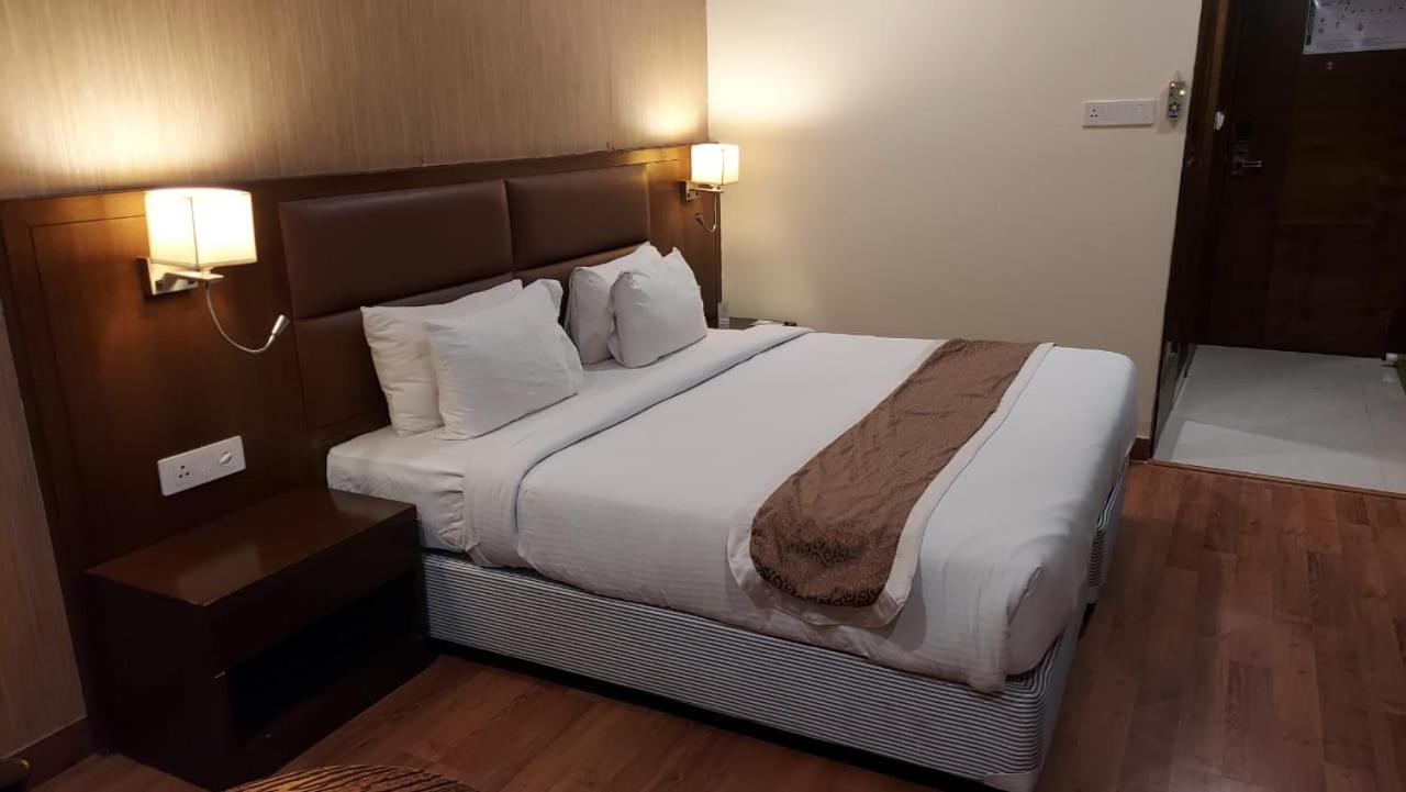Hotel Casaya Inn Chinhat 외부 사진