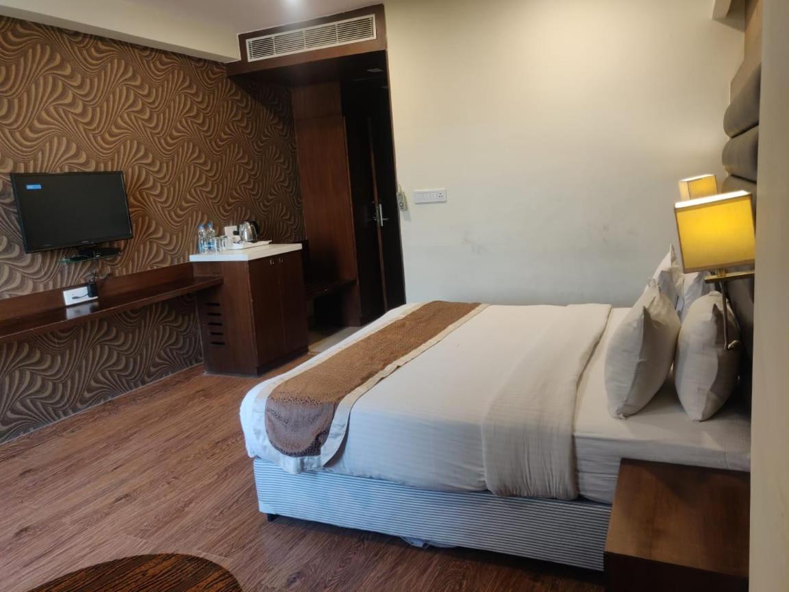 Hotel Casaya Inn Chinhat 외부 사진