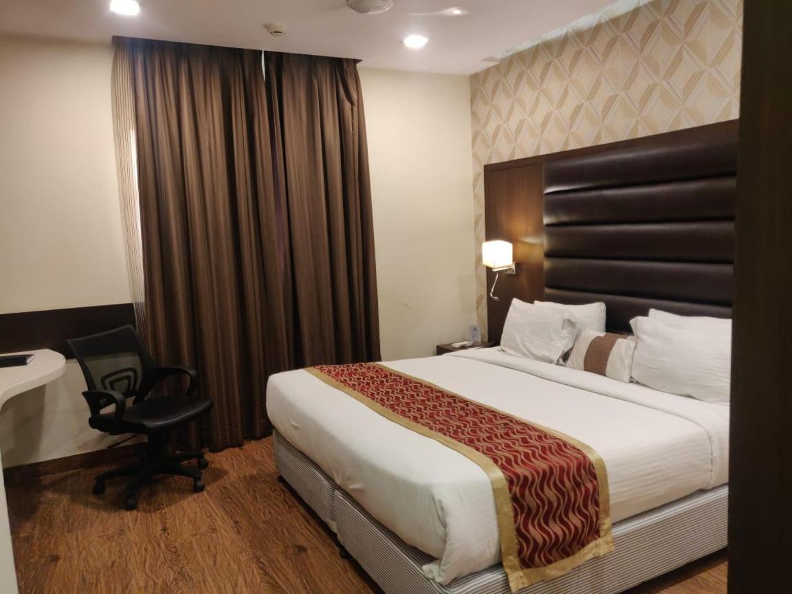 Hotel Casaya Inn Chinhat 외부 사진