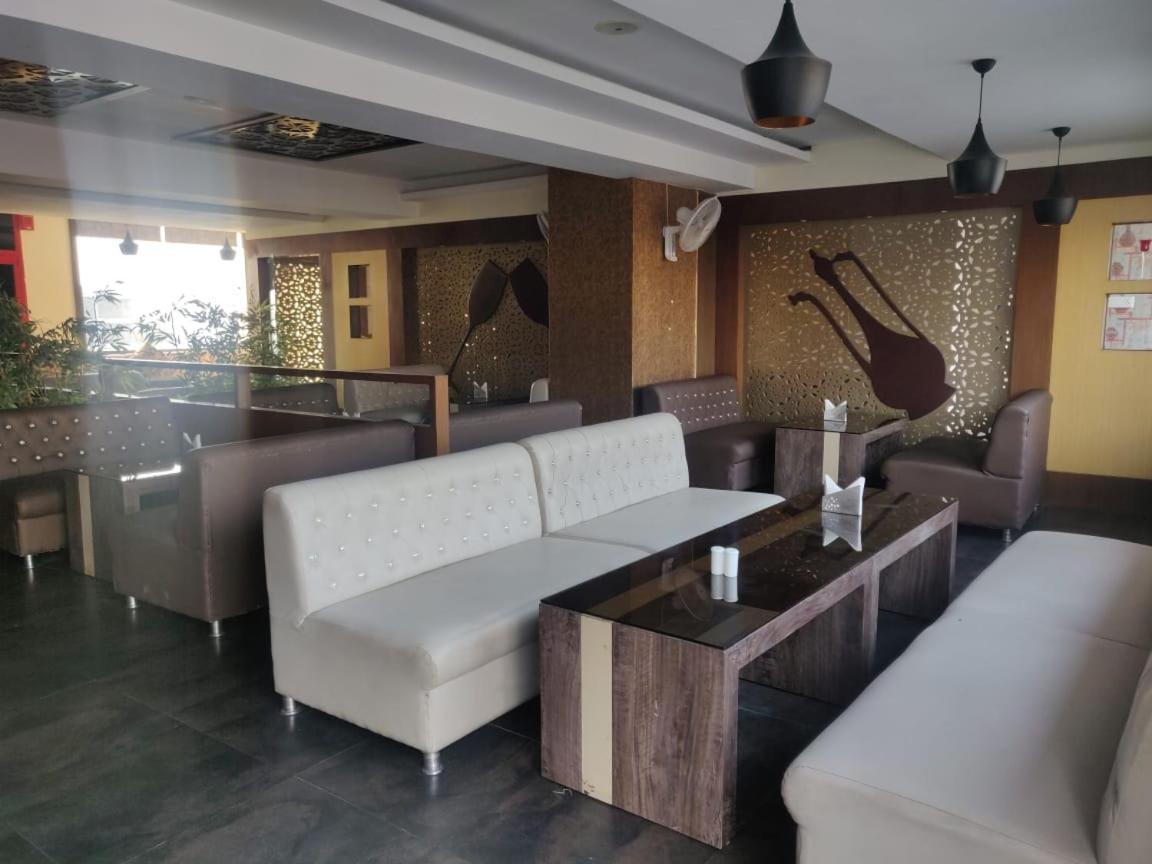Hotel Casaya Inn Chinhat 외부 사진