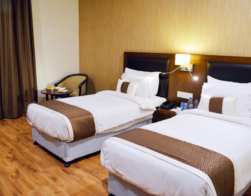 Hotel Casaya Inn Chinhat 외부 사진
